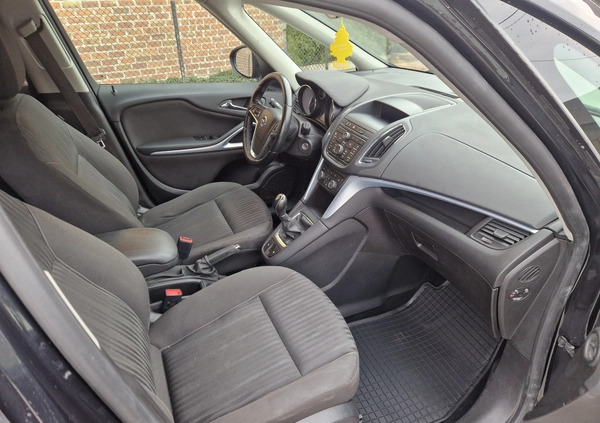 Opel Zafira cena 39900 przebieg: 119060, rok produkcji 2015 z Wrocław małe 631